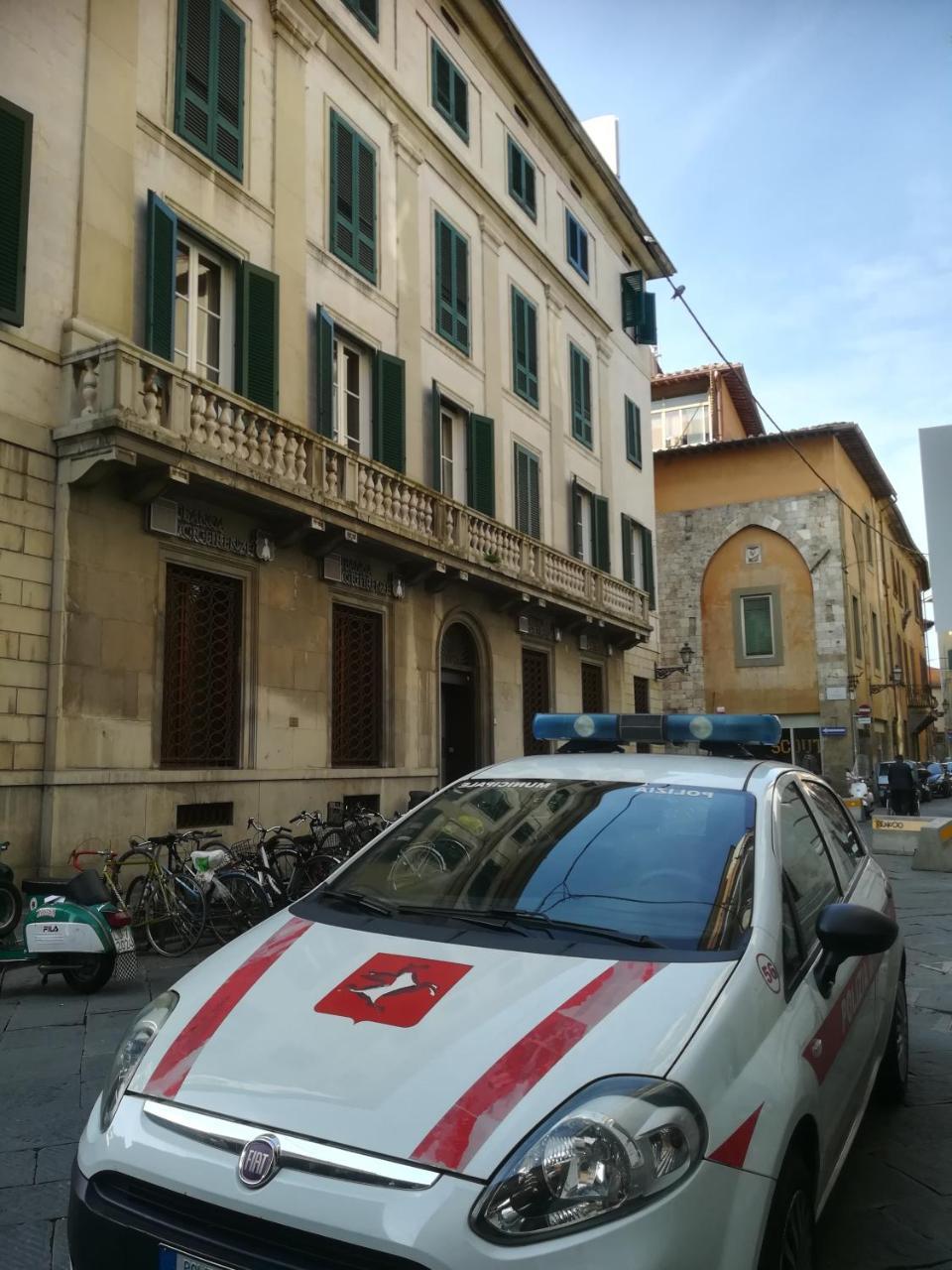 Bed and Breakfast Le Logge Pisa Exterior foto